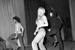 19702