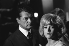 1964-Sylvie-Vartan-et-Jean-Marais-dans-le-film-Patate-Lecoeuvre-Photothe╠Cque153